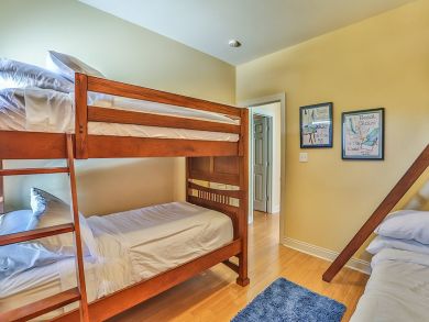Luxury Vacation Home off 30 A Blue Mountain Luxury Vacation Home off 30 A Blue Mountain